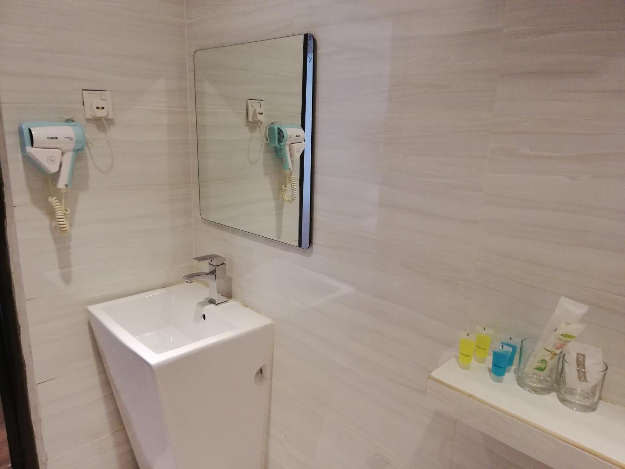 Ease Hotel Κότα Κιναμπαλού Εξωτερικό φωτογραφία