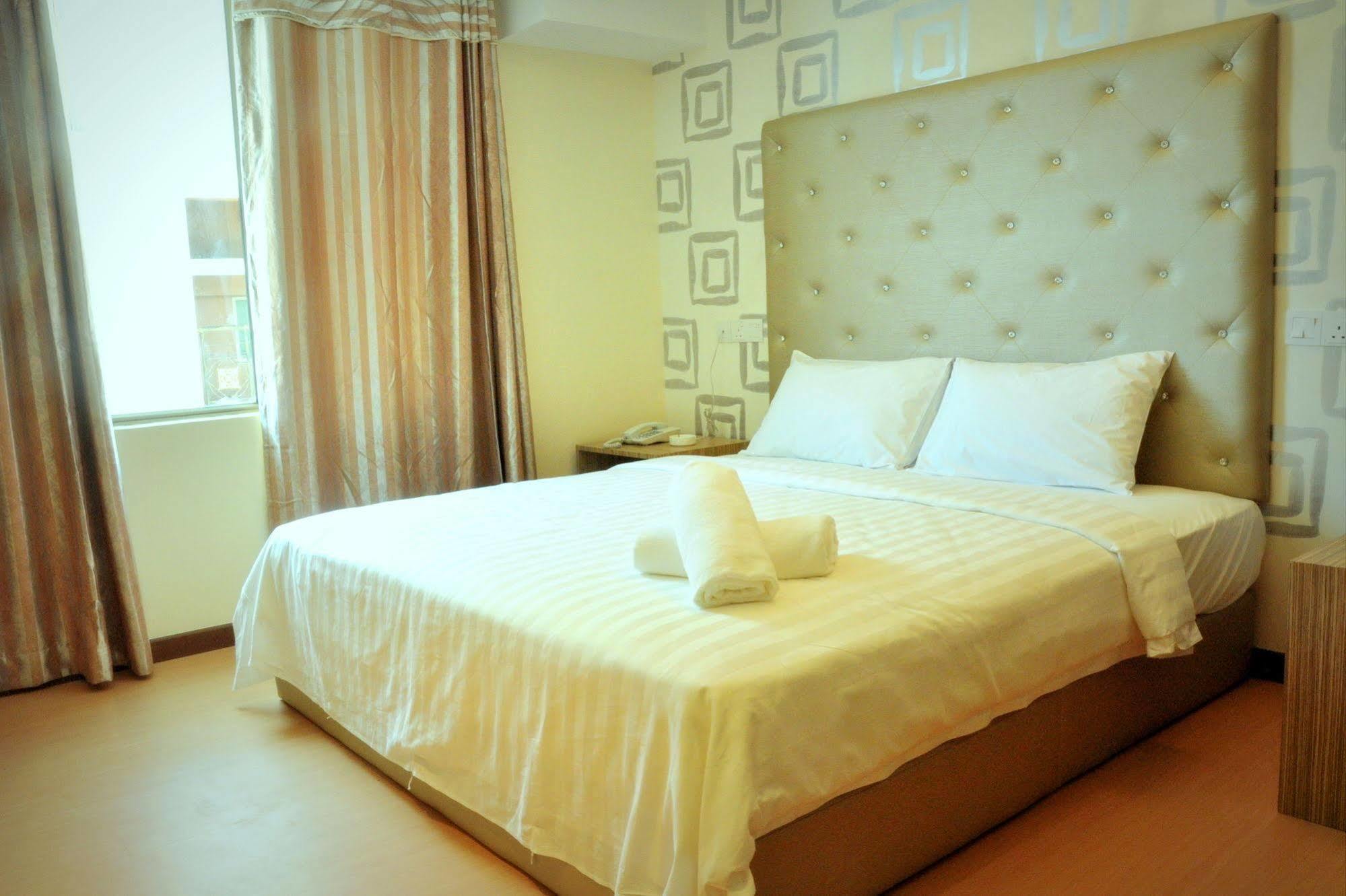 Ease Hotel Κότα Κιναμπαλού Εξωτερικό φωτογραφία